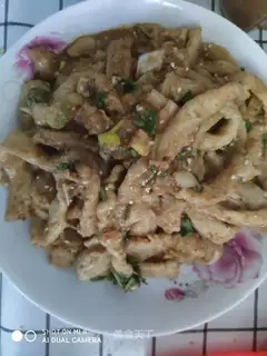 It's a simple, delicious cow noodle。