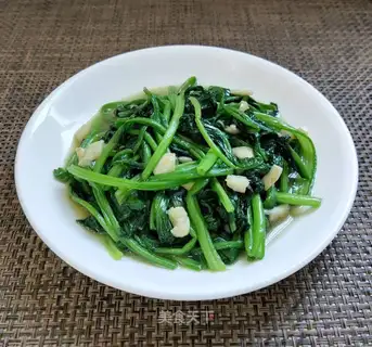 Garlic spinach