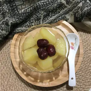 Red-tree apple