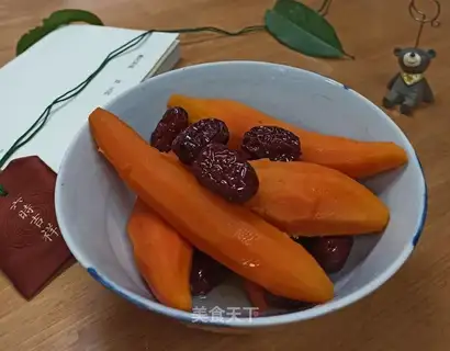 Sweet and red dates and sweet potatoes