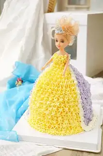 Flower cake: Queen's arrival
