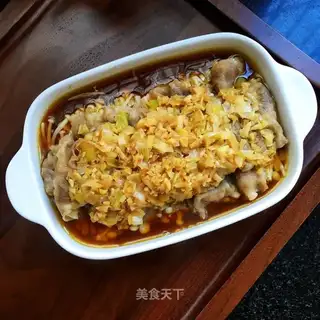 Golden fungus steam beef rolls