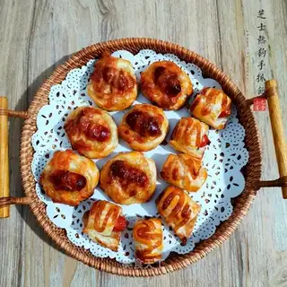 Cheese hot dog grab cake