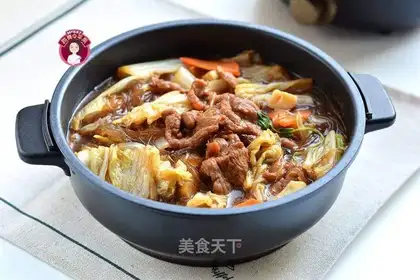 Beef cabbage and pastry pot