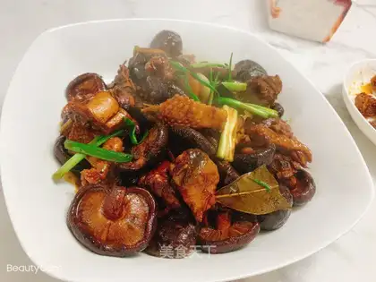 Flaming mushroom chicken