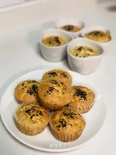 Cinnamon sesame rice cake