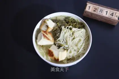 Snow pickle tofu noodles