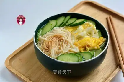 Egg cucumber noodles
