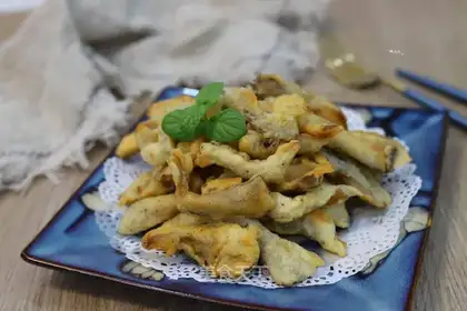 Black pepper fried mushrooms