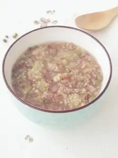 Blood oatmeal green bean congee