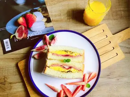 Bacon egg sandwich