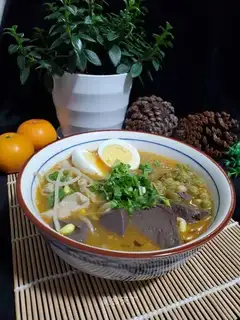 Sour duck blood fan soup