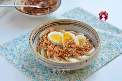Spicy, garlic eggs