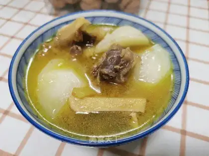 Cowtail carrot soup