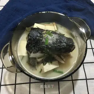 Tofu stewed black fish