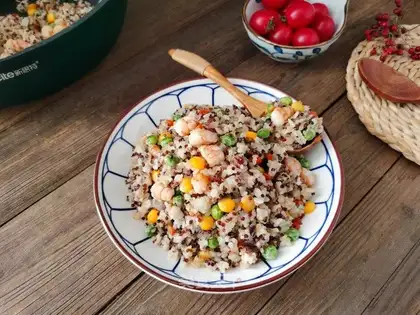 Quail rice with fat shrimp