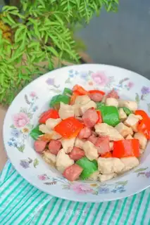 Five-coloured chicken
