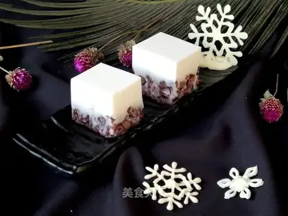 Red beans on the snowcap