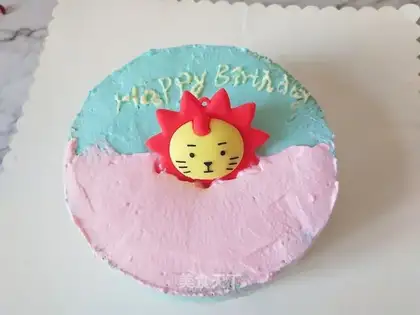 Six-inch cream cake