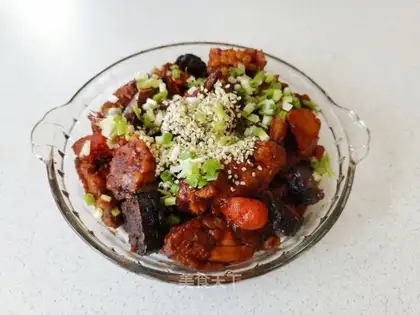 Pyramid vegetable chicken wings