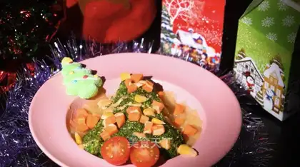 A healthy, less fat Christmas tree, a saloon salad