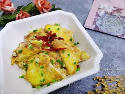 The chicken pot collapsed tofu
