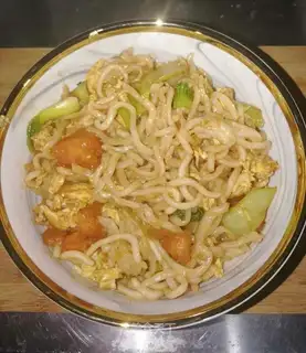 Tomato egg noodles