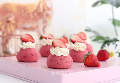 Strawberry mashed potatoes