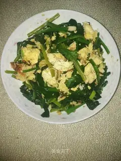 Spinach fried eggs