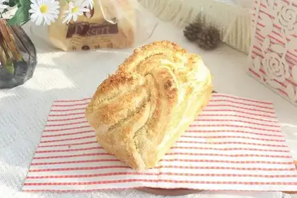 Milky coconut toast