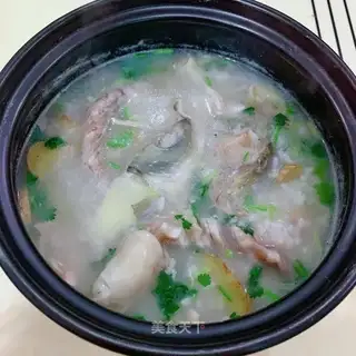 Fish heads dry the porridge