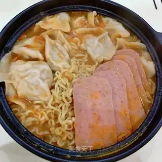 Spicy cabbage and noodles