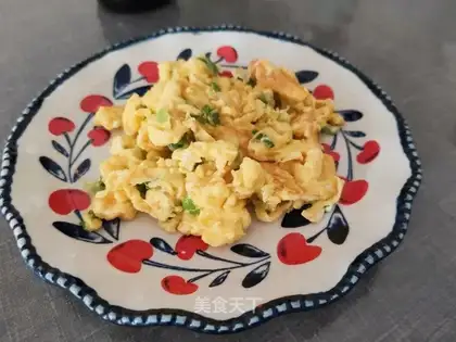 Onion fried eggs