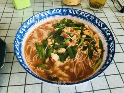 Egg and ketchup noodles