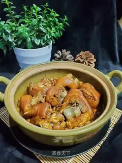 Peanut pig feet