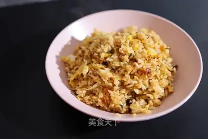 Roasted chicken leg and fried rice