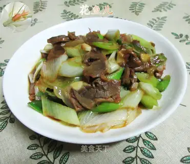 Onion fried lamb