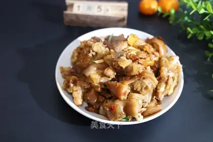 Bean petal pig feet