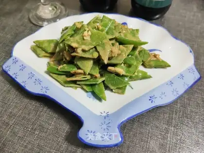Sesame sauce with Dutch beans