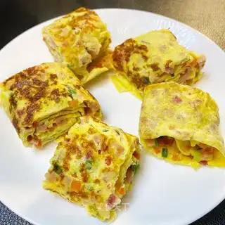 Breakfast egg roll