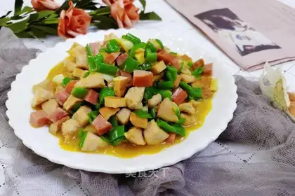 Scrambled chicken