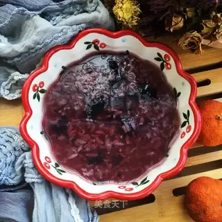 Black gallons of rice
