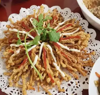 Dried golden needle mushrooms