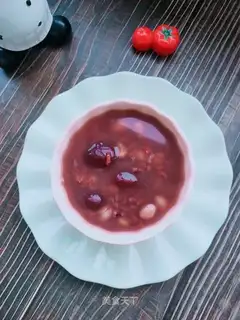 "Red dates, black rice, peanut porridge."