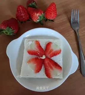 Strawberry yogurt toast