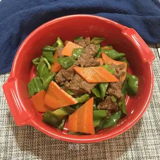 Cream pepper carrot and beef
