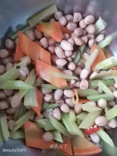 Home-based water boils five-smelt peanuts