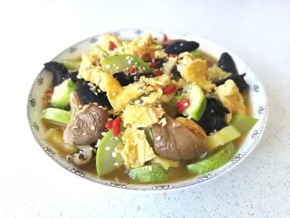 Pythroids fried abalone mushrooms