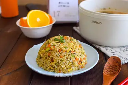 Five-coloured fried rice and mariko soup
