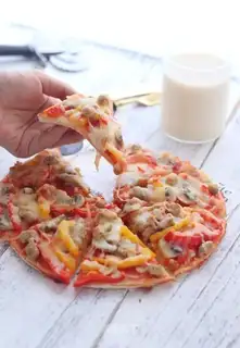Vegetable beef pizza